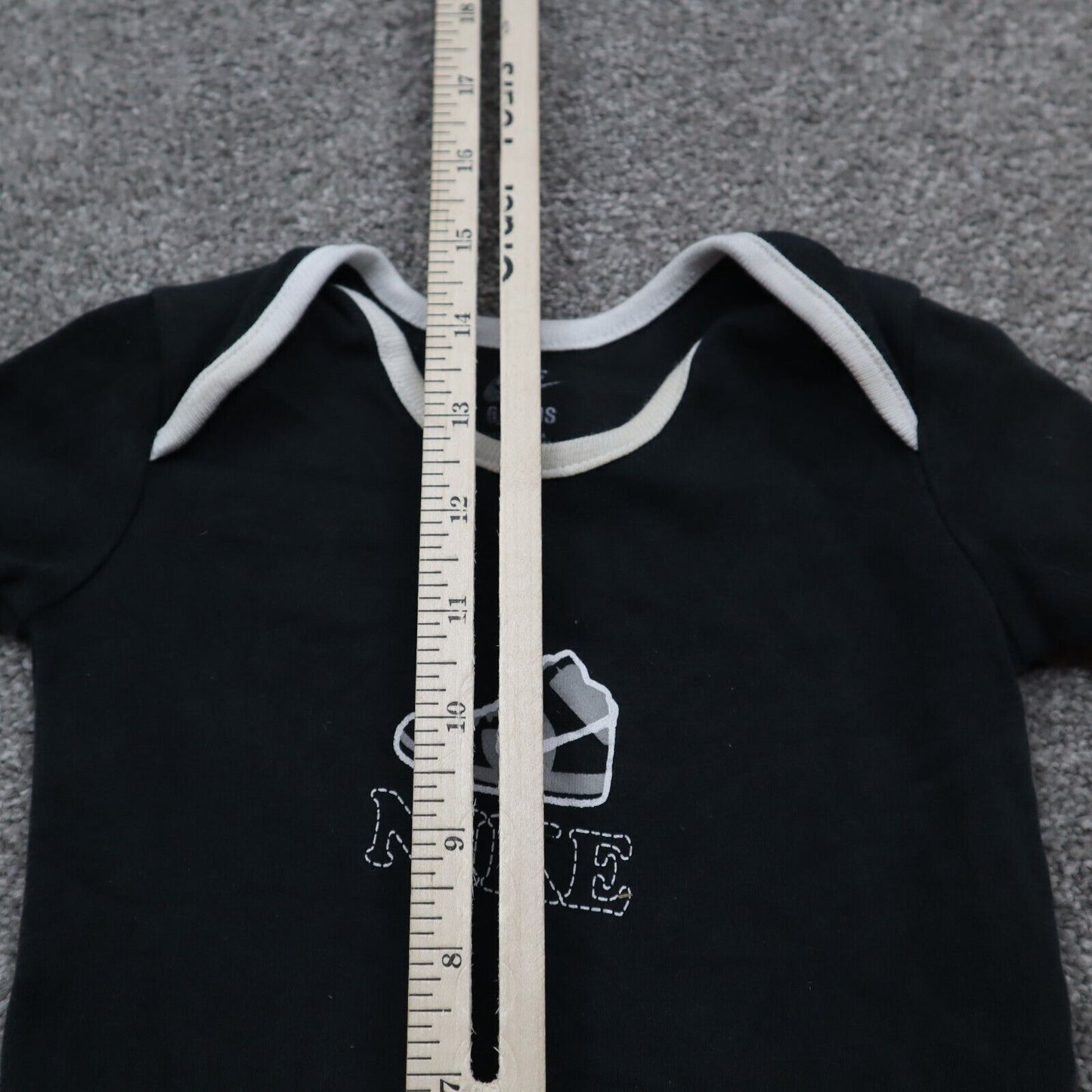 Nike Bodysuit Baby Boys Sz 6/9 Black Athletic Sports Creeper Romper Short Sleeve