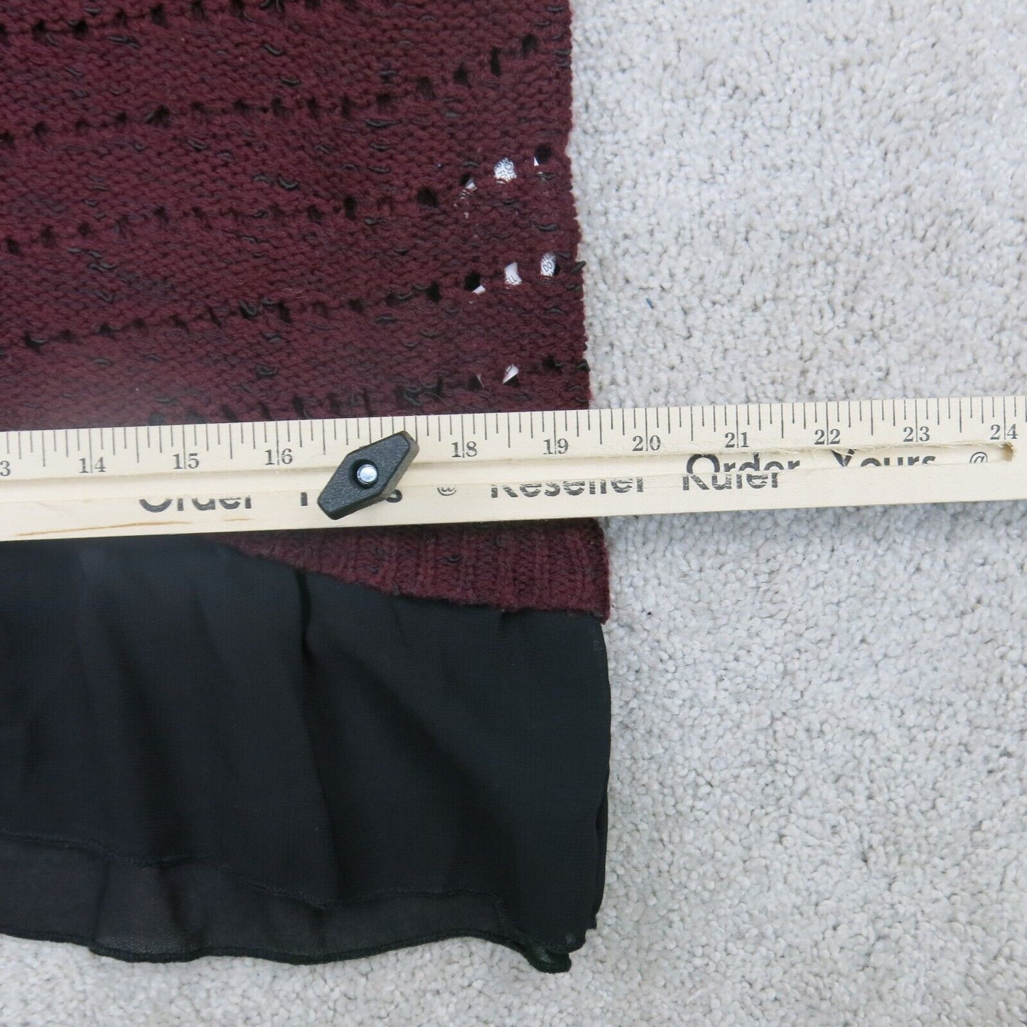 Forever 21 Womens Pullover Sweater Round Neck Long Sleeves Maroon Size Medium