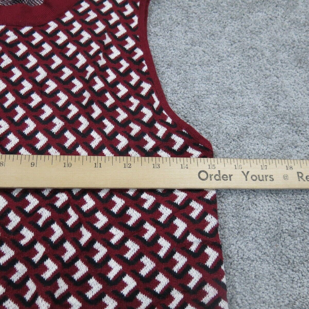 Forever 21 Womens Vest Sweater Knitted Sleeveless Crew Neck Red White Size Large