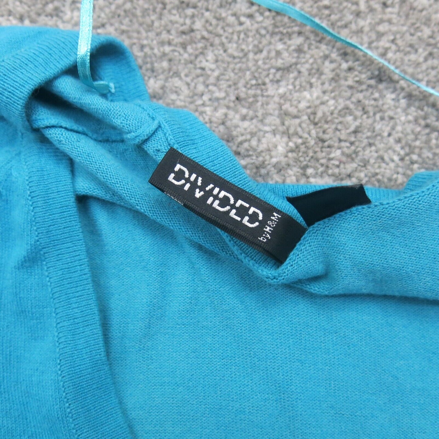 Divided H&M Womens Cardigan Sweater Long Sleeves Front Button Blue Size 8