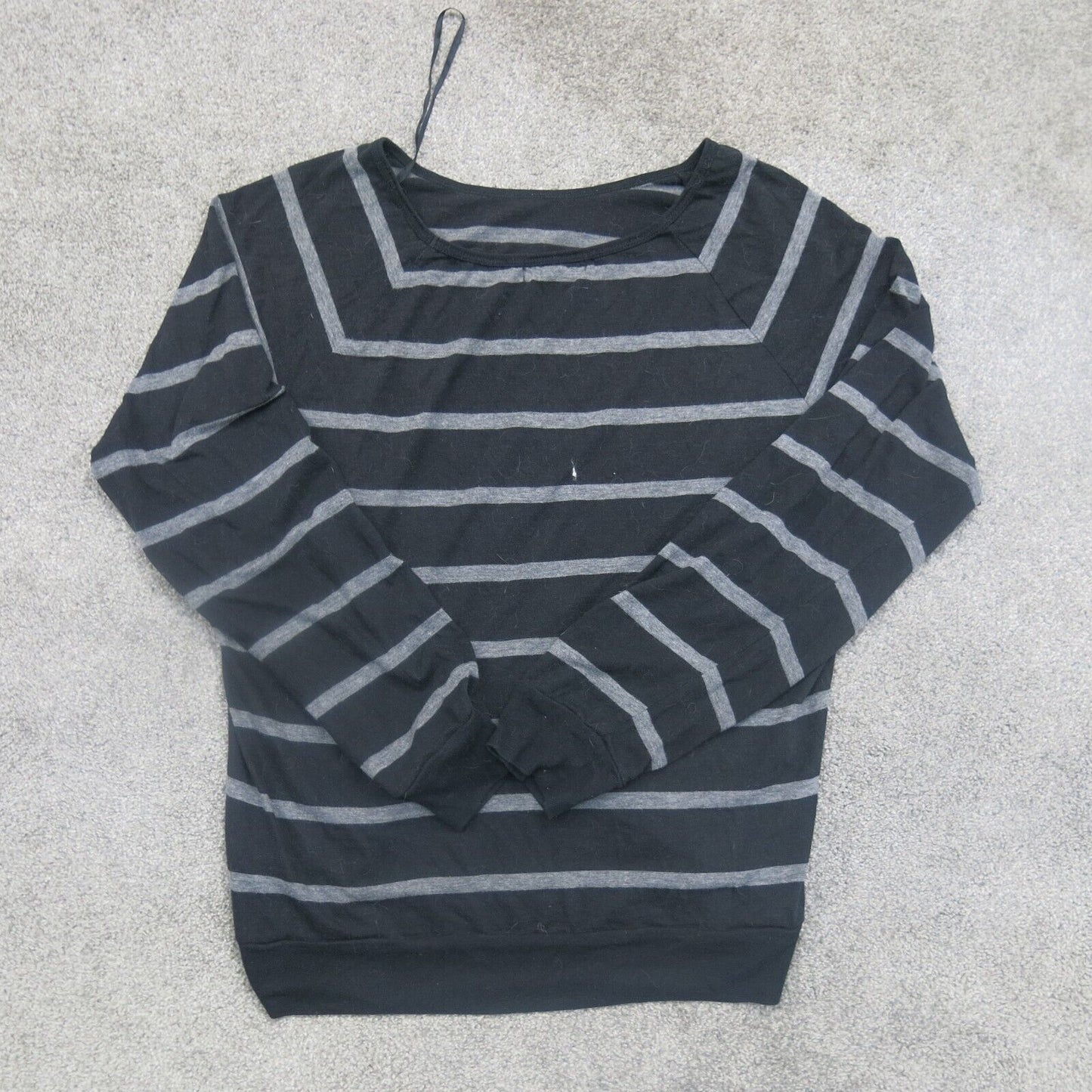 Forever 21 Womens Pullover Knitted Sweater Striped Long Sleeves Gray Black SZ L