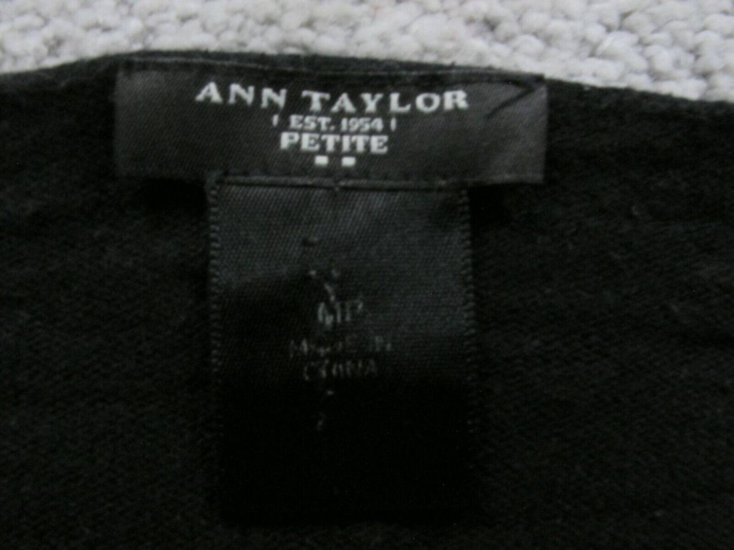 Ann Taylor Womens Cardigan Sweater Front Button Long Sleeves Black Size Medium