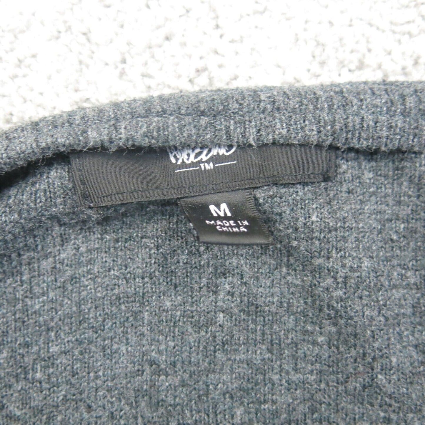 Mossimo Mens Pullover Sweater Knitted Long Sleeves V Neck Charcoal Black Medium