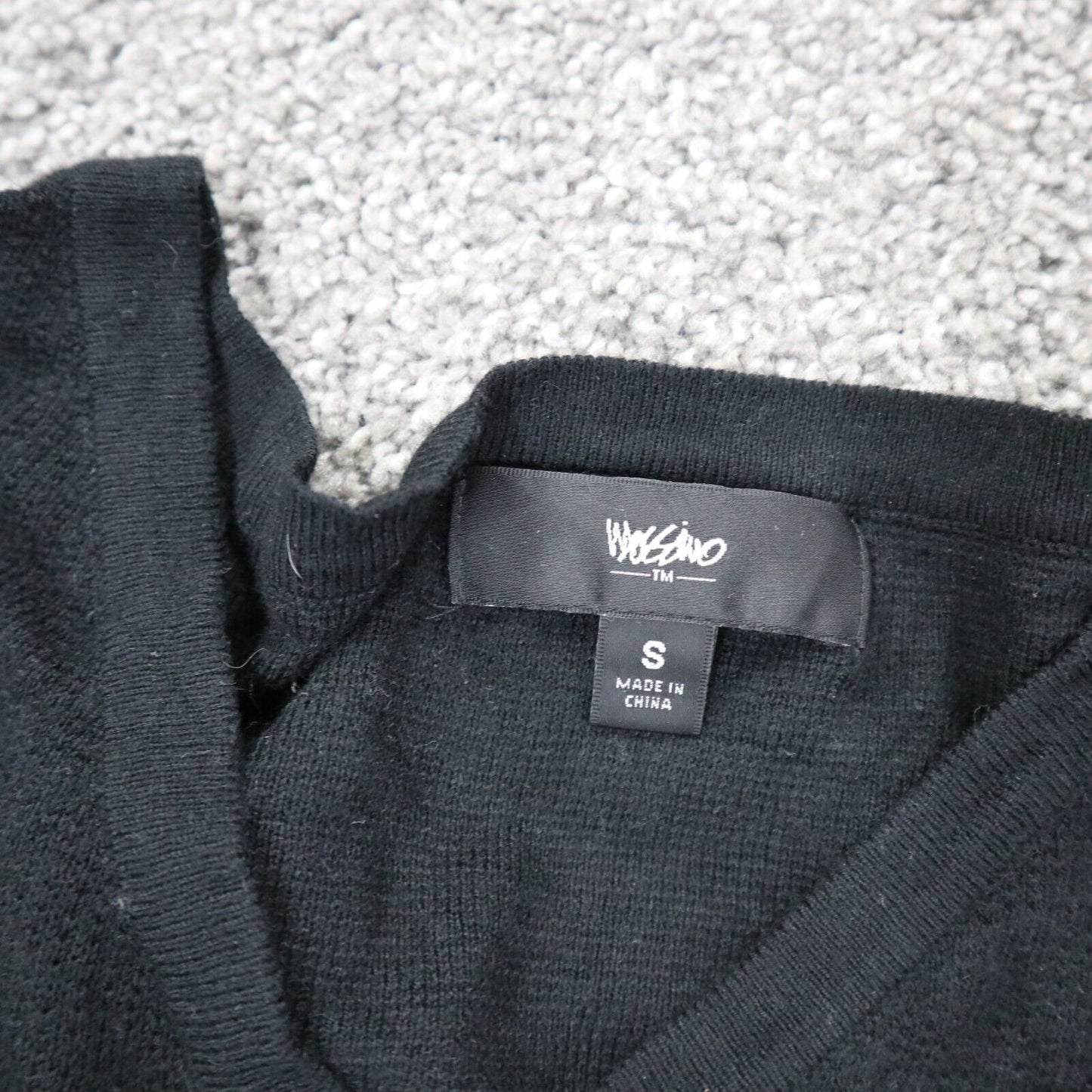 Mossimo Womens Pullover Sweater Knitted Long Sleeves V Neck Black Size Small