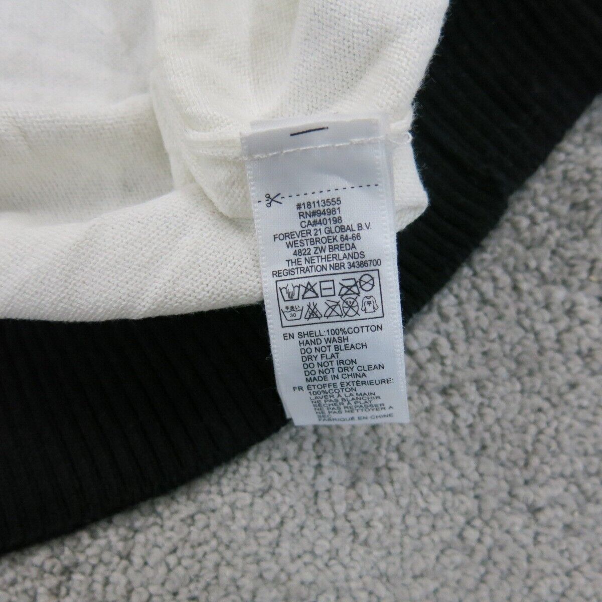 Forever 21 Womens  Pullover Knitted Sweater Long Sleeves High Neck White Size L