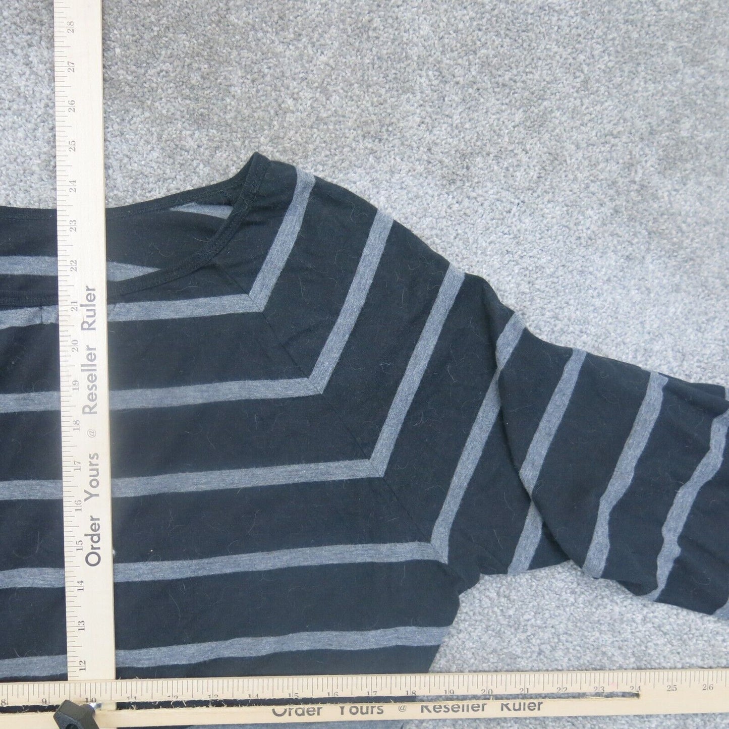 Forever 21 Womens Pullover Knitted Sweater Striped Long Sleeves Gray Black SZ L