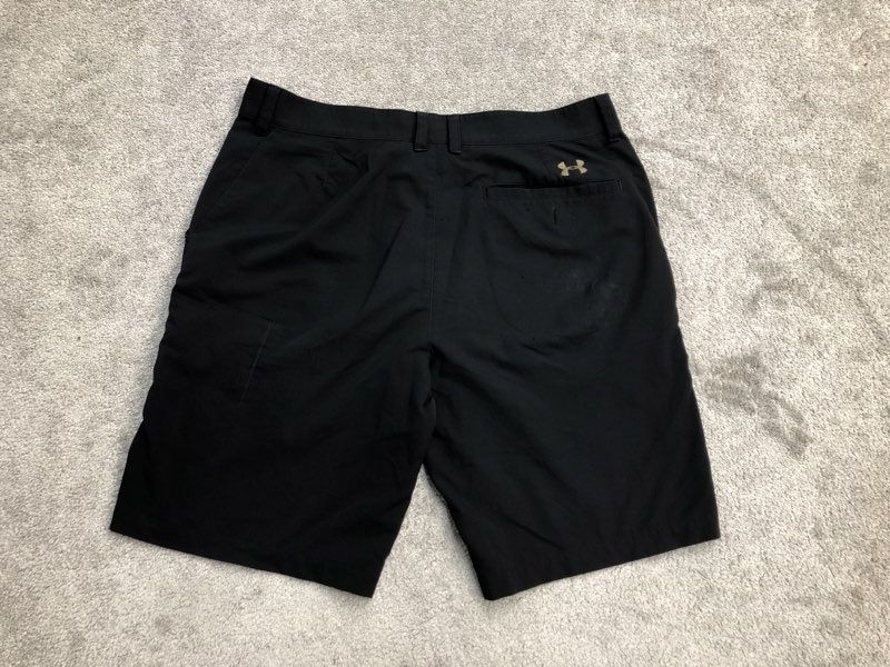 Under Armour Shorts Mens 34 Black Bermuda Outdoor Workwear Embroidered Logo